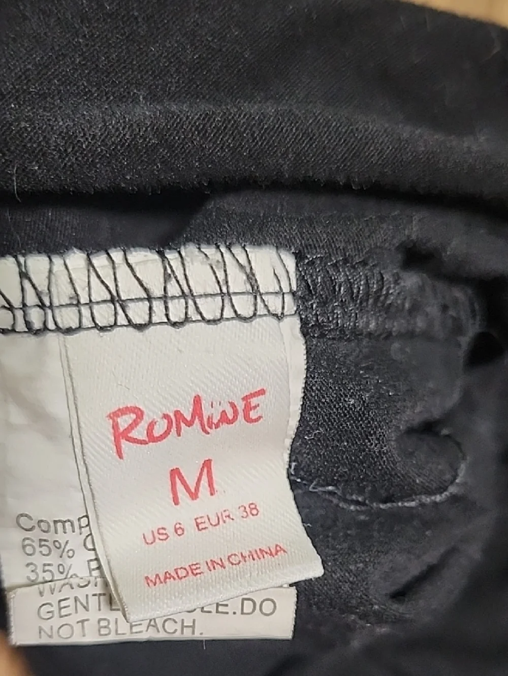 ROMWE Crop Top  LETS ROCK - Picture 2 of 3